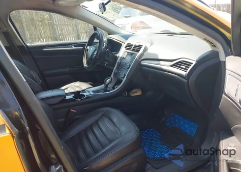 2014 Ford Fusion S z USA, uszkodzony, nr VIN 1FA6P0G77E5404924